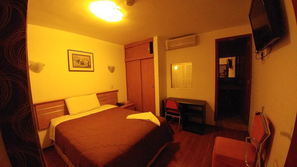 Libertad Hotel Trujillo Luaran gambar