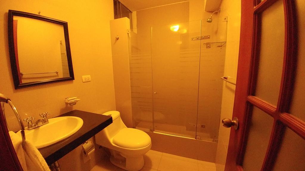 Libertad Hotel Trujillo Luaran gambar