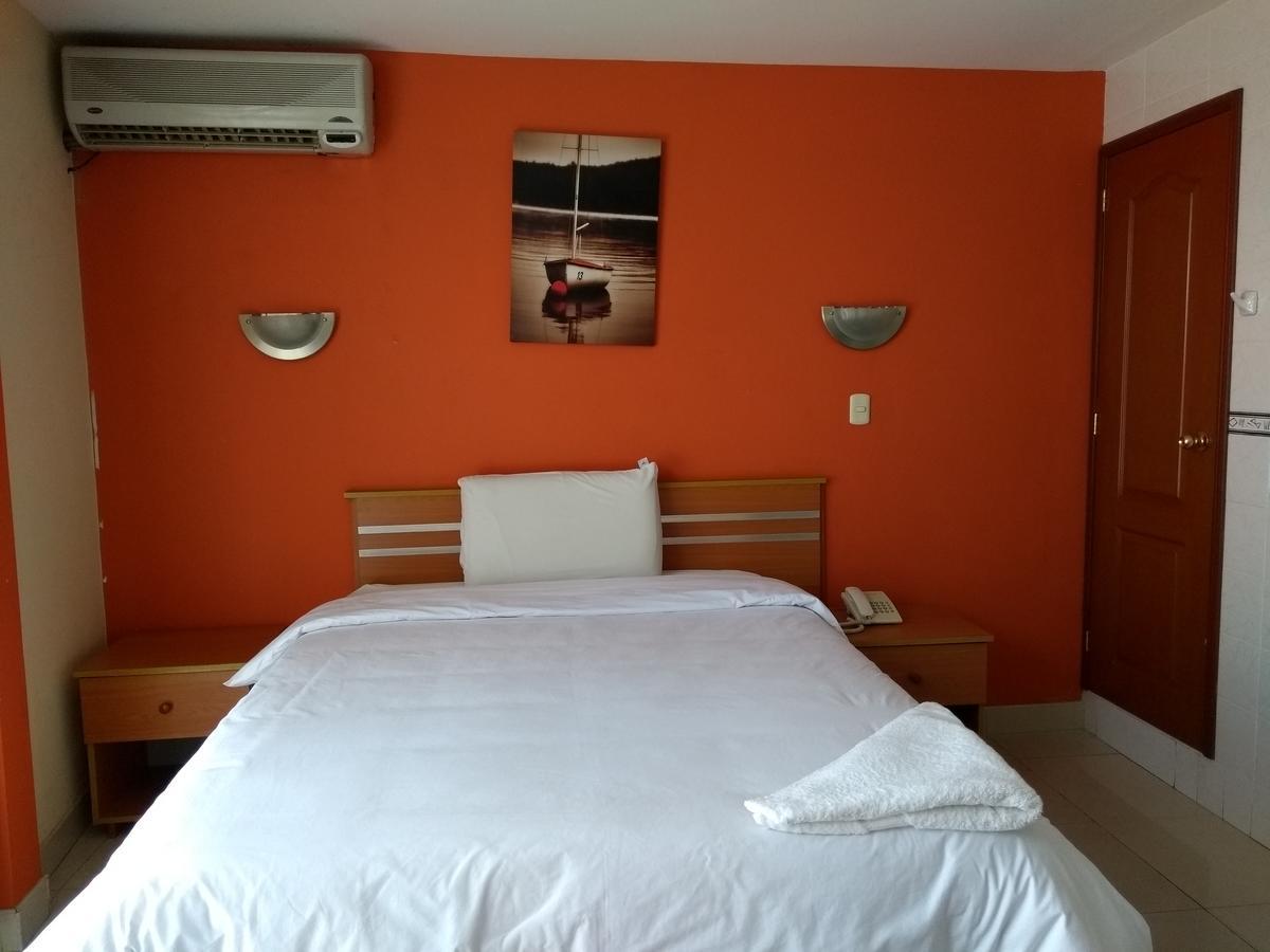 Libertad Hotel Trujillo Luaran gambar