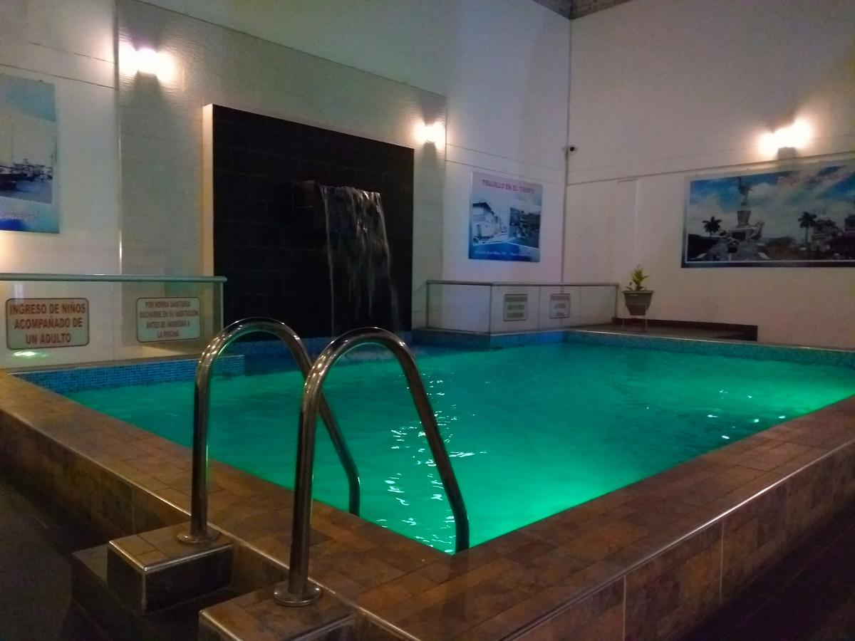 Libertad Hotel Trujillo Luaran gambar